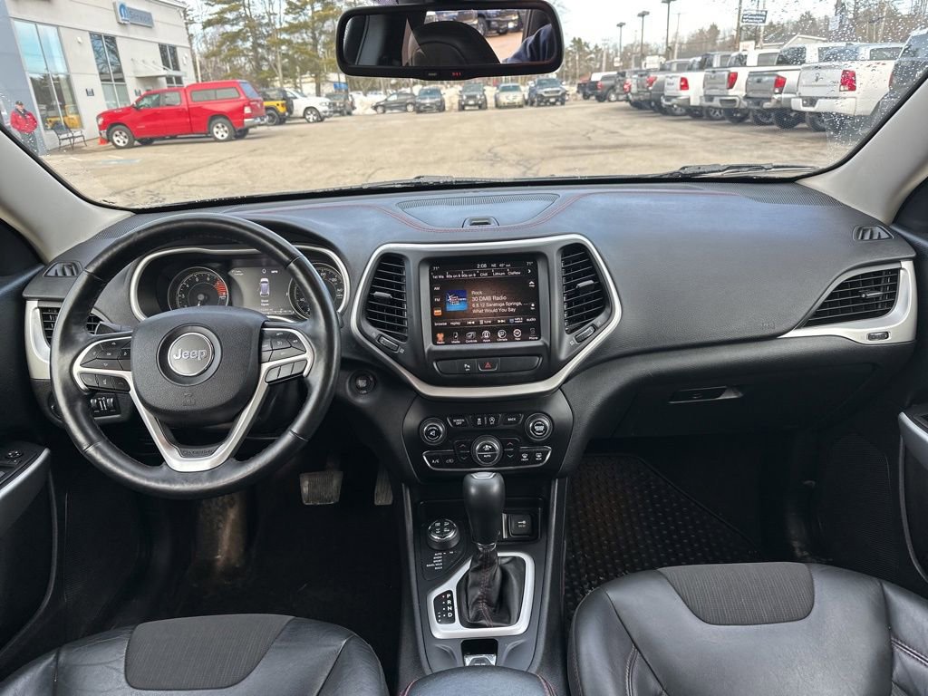 Used 2018 Jeep Cherokee Trailhawk w/ Cold Weather Group image 17