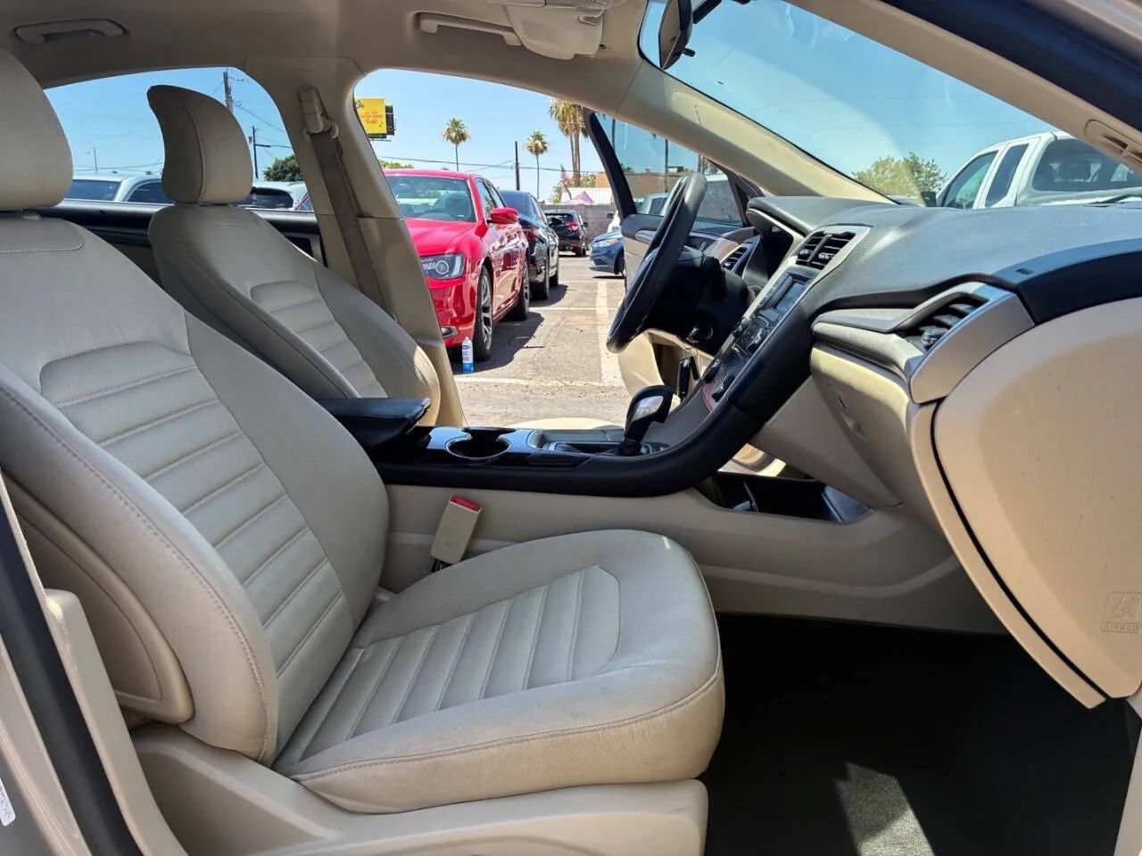 Used 2015 Ford Fusion SE FWD image 26