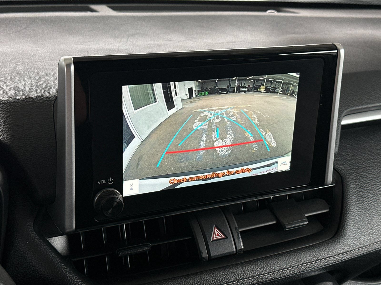 Used 2025 Toyota RAV4 XLE FWD image 17