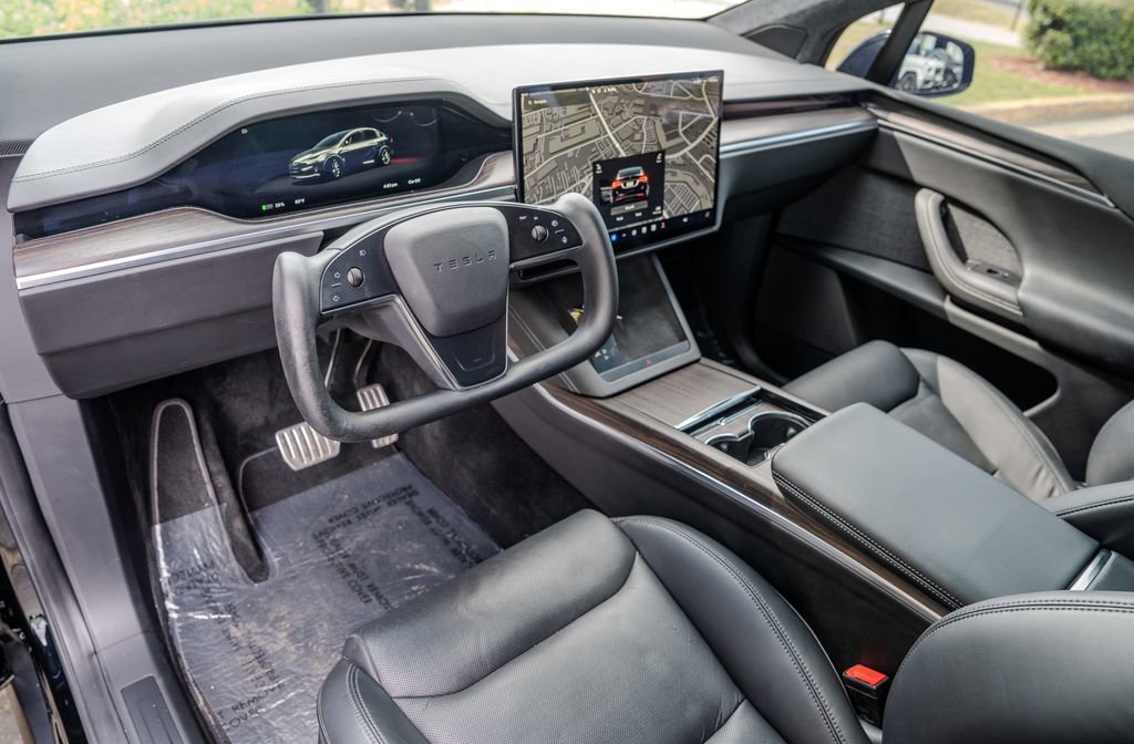 Used 2023 Tesla Model X image 4