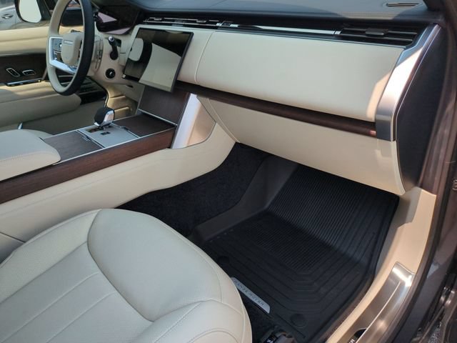 New 2026 Land Rover Range Rover Long Wheelbase SE AWD/4WD image 19