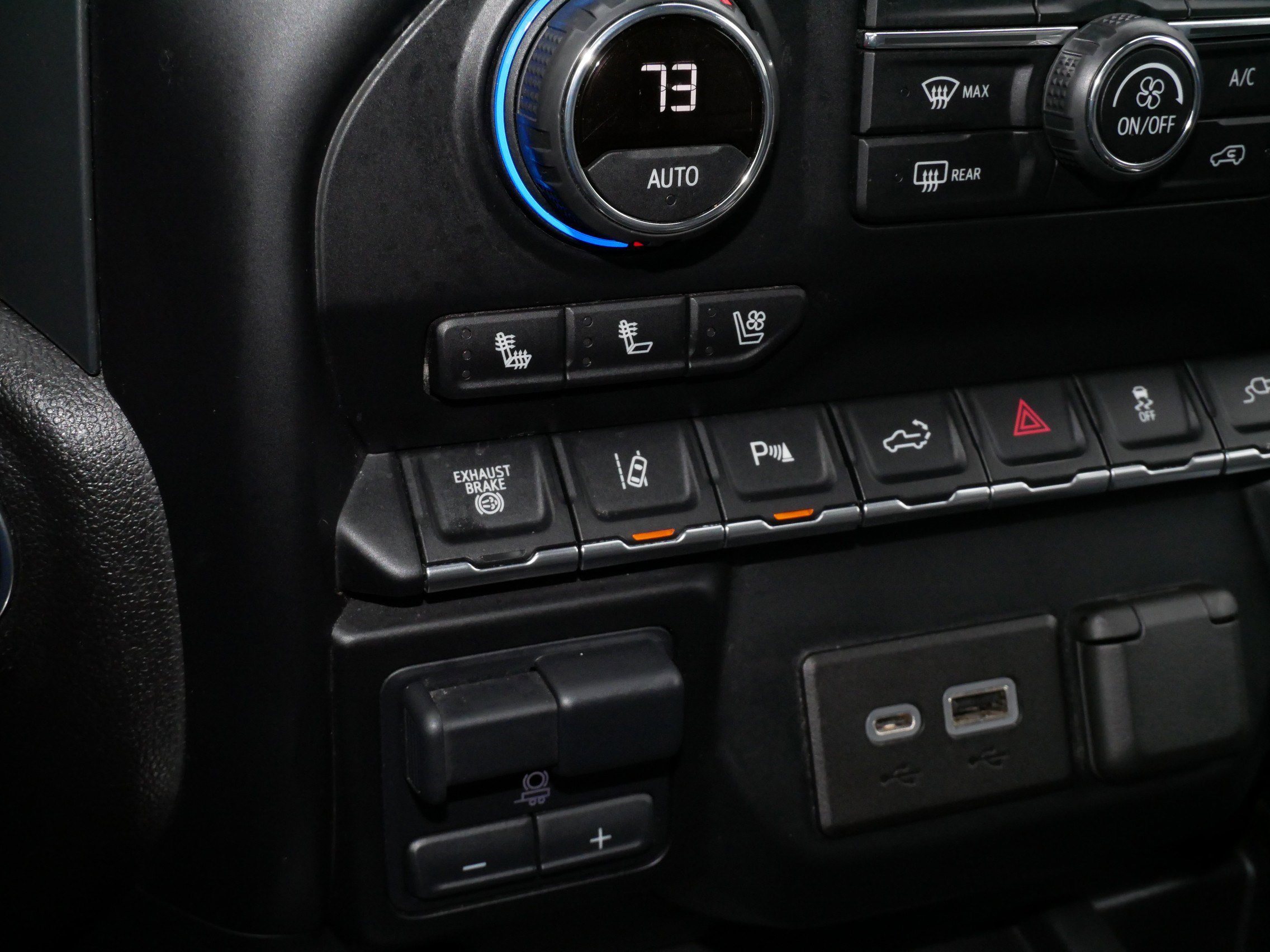 Used 2021 Chevrolet Silverado 3500 LTZ w/ LTZ Premium Package AWD/4WD image 31