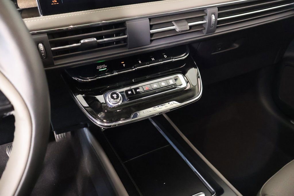 New 2026 Lincoln Corsair Reserve FWD image 9