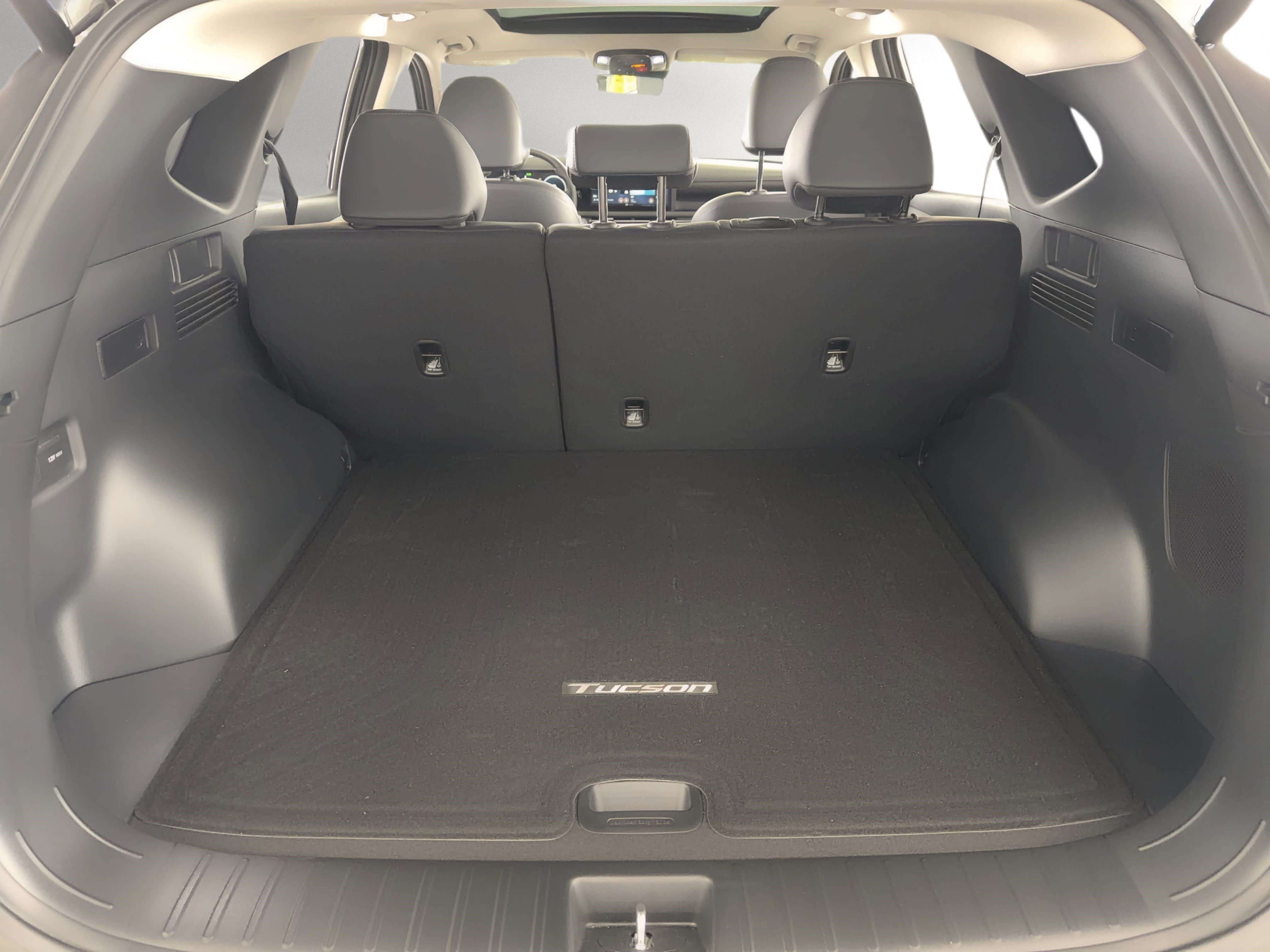 Used 2025 Hyundai Tucson Limited image 13