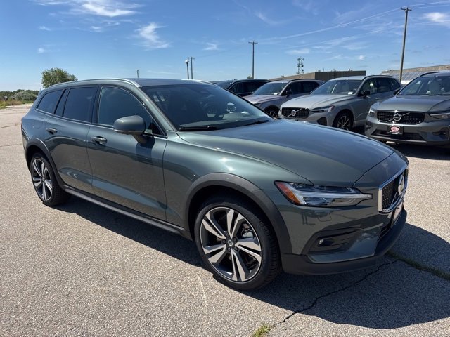 New 2026 Volvo V60 B5 Cross Country Plus w/ Protection Package Premier image 1