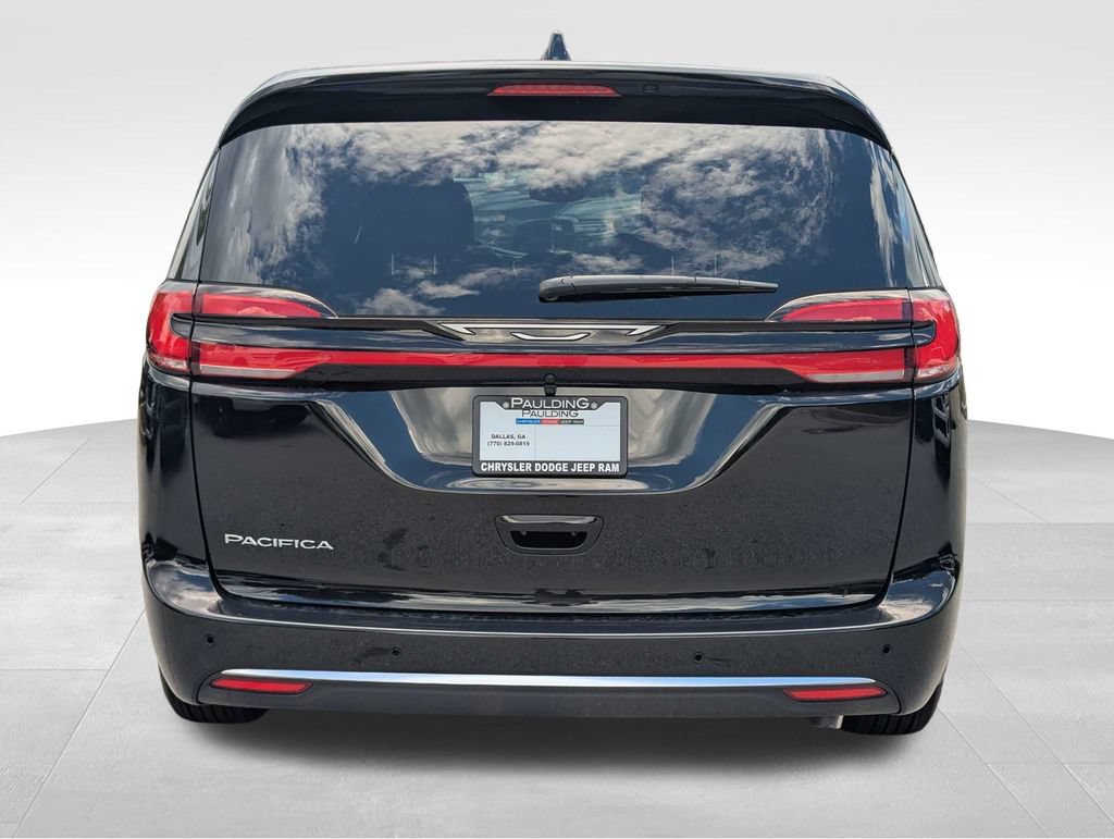 New 2027 Chrysler Pacifica Select w/ Family Tech Group FWD image 5