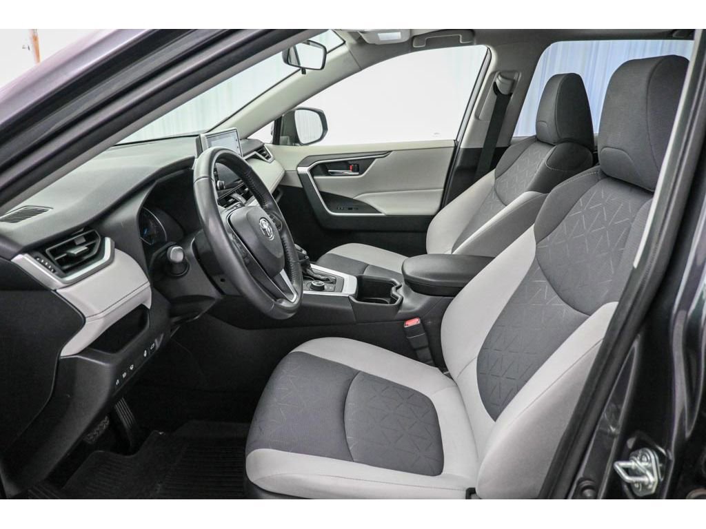 Used 2022 Toyota RAV4 XLE w/ Convenience Package image 10