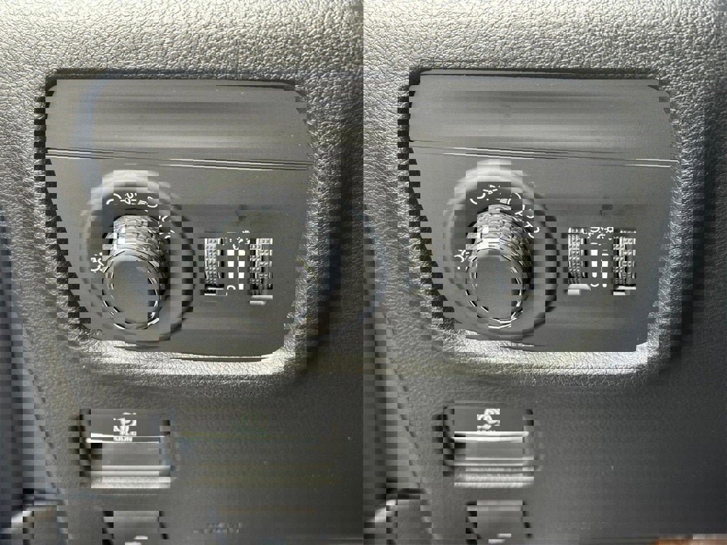 New 2026 Jeep Grand Cherokee Altitude image 22