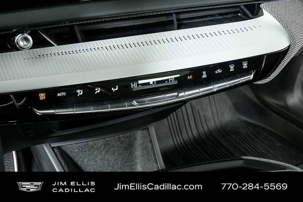 Certified 2025 Cadillac Optiq Luxury 2 w/ LPO, Floor Liner Package AWD/4WD image 16