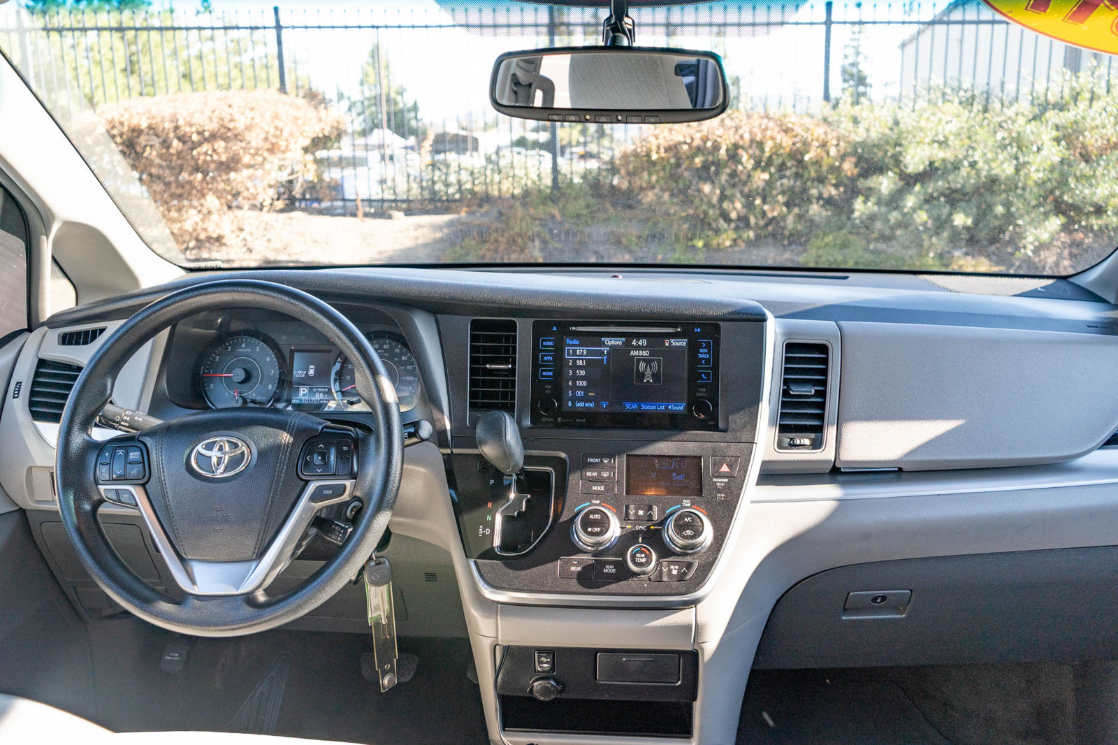 Certified 2017 Toyota Sienna LE w/ Cargo Management Package FWD image 18