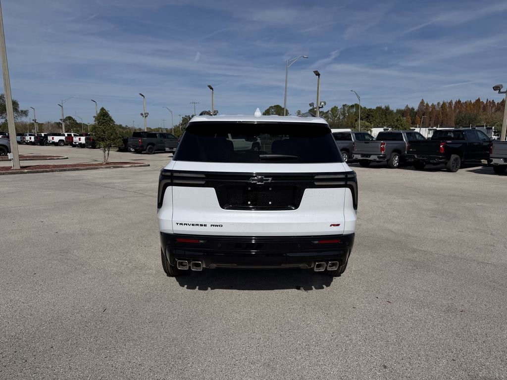 New 2026 Chevrolet Traverse RS w/ LPO, Floor Liner Package FWD image 5