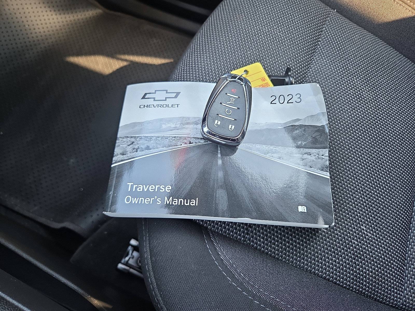Used 2023 Chevrolet Traverse LT image 38