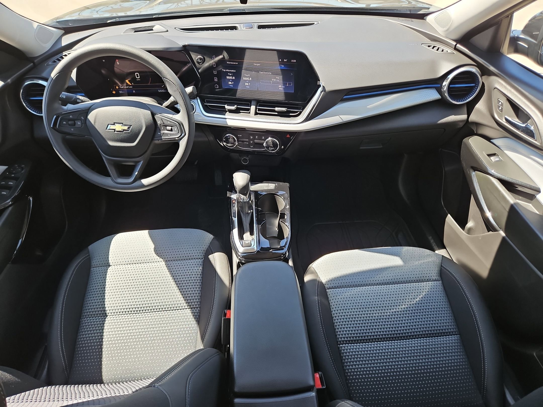 Certified 2025 Chevrolet Trax LT image 16