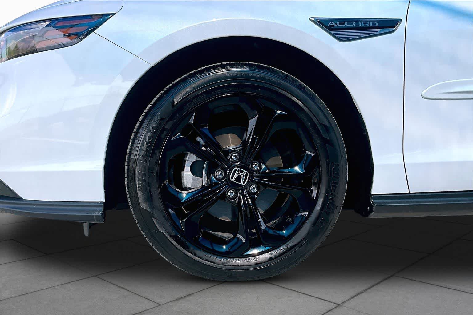 Used 2025 Honda Accord SE image 11