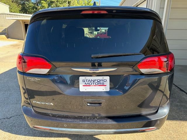 Used 2020 Chrysler Pacifica Touring-L w/ Tire & Wheel Group image 7