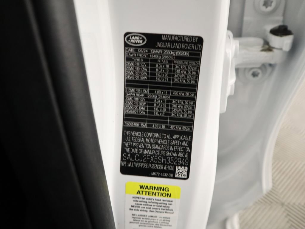 Used 2025 Land Rover Discovery Sport S image 34