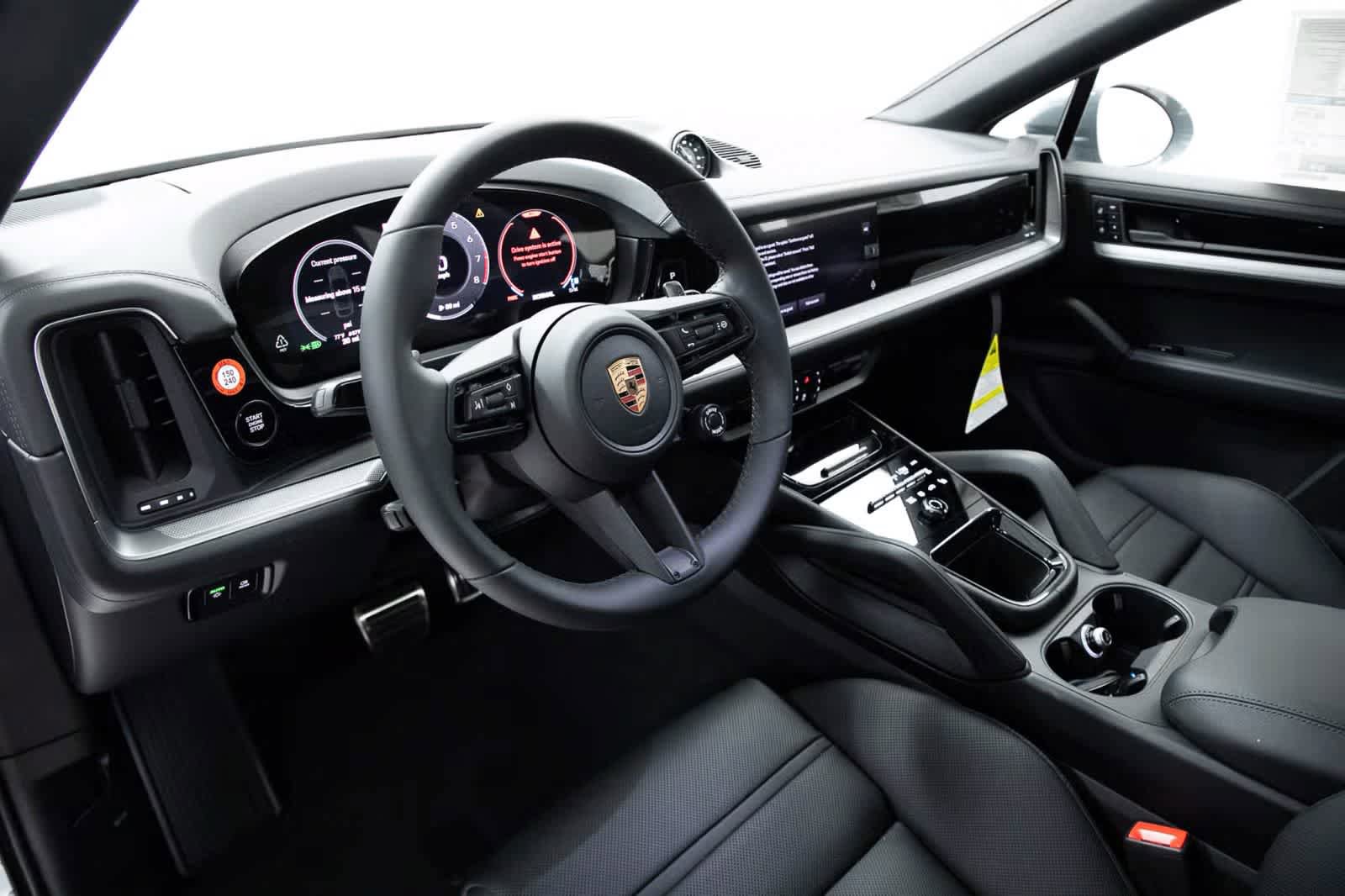 Certified 2025 Porsche Cayenne S AWD/4WD image 4