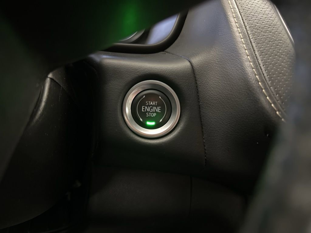 Used 2024 GMC Yukon SLT image 33