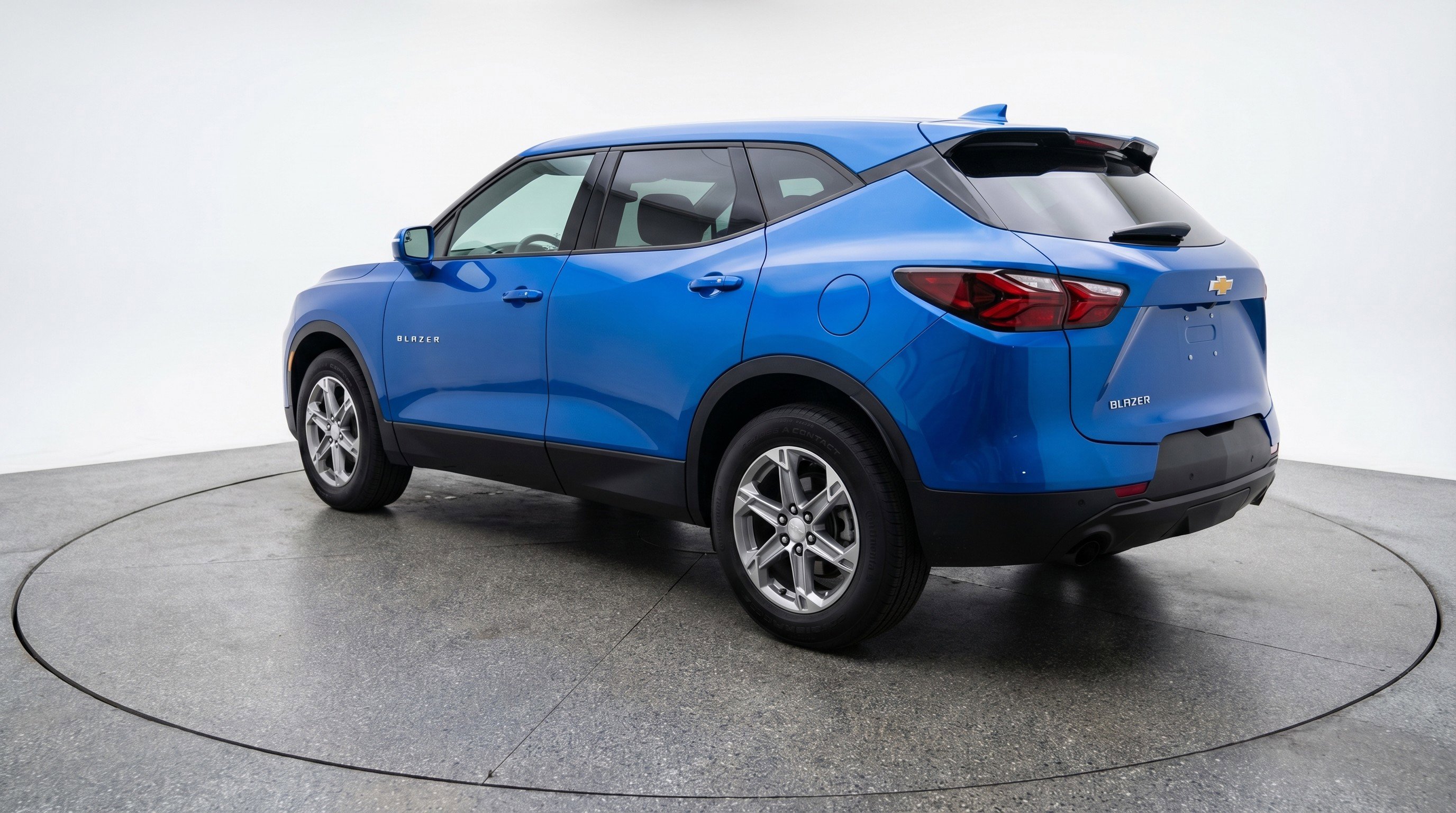 Used 2025 Chevrolet Blazer LT FWD image 6