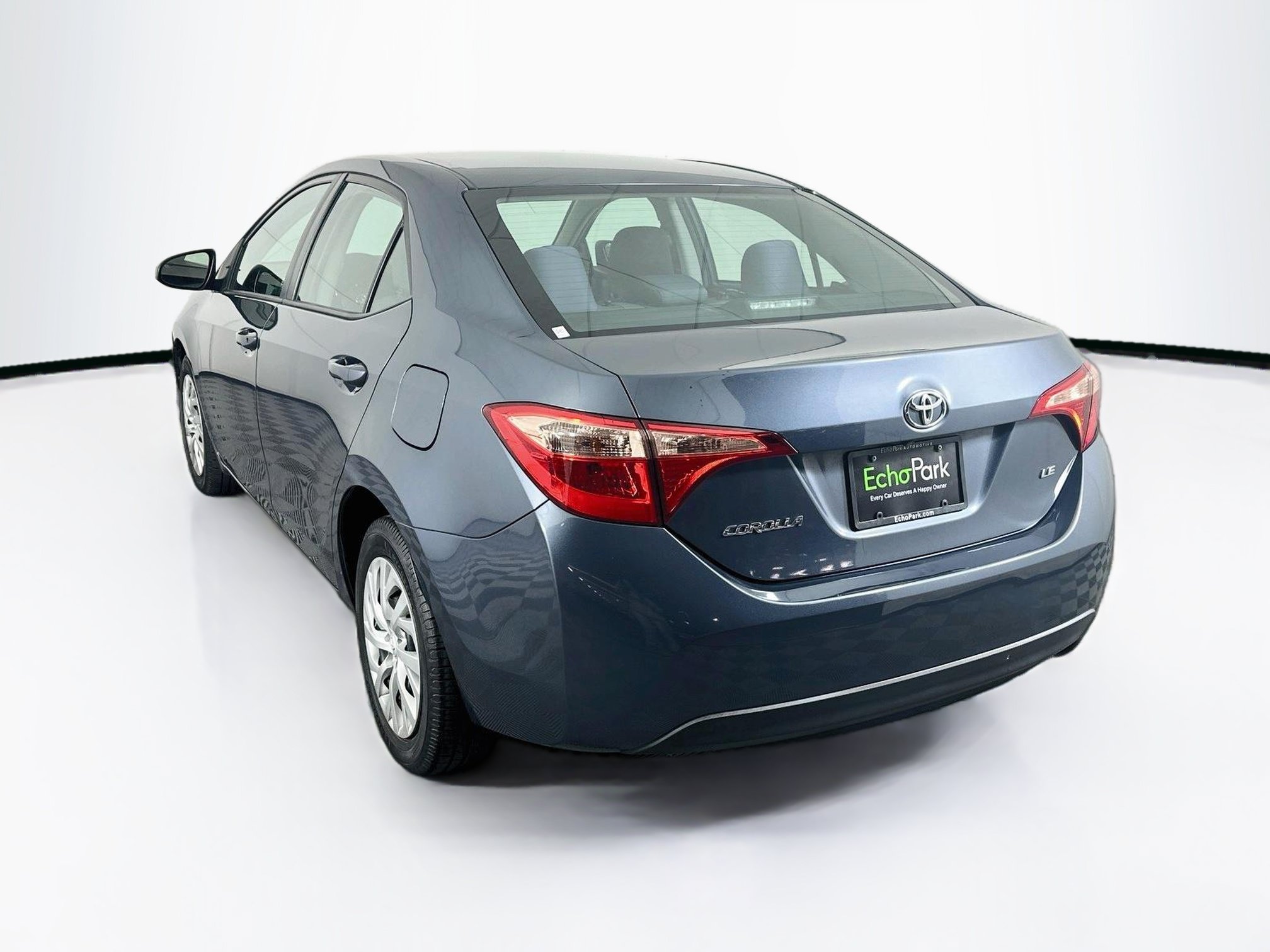 Used 2018 Toyota Corolla LE FWD image 5