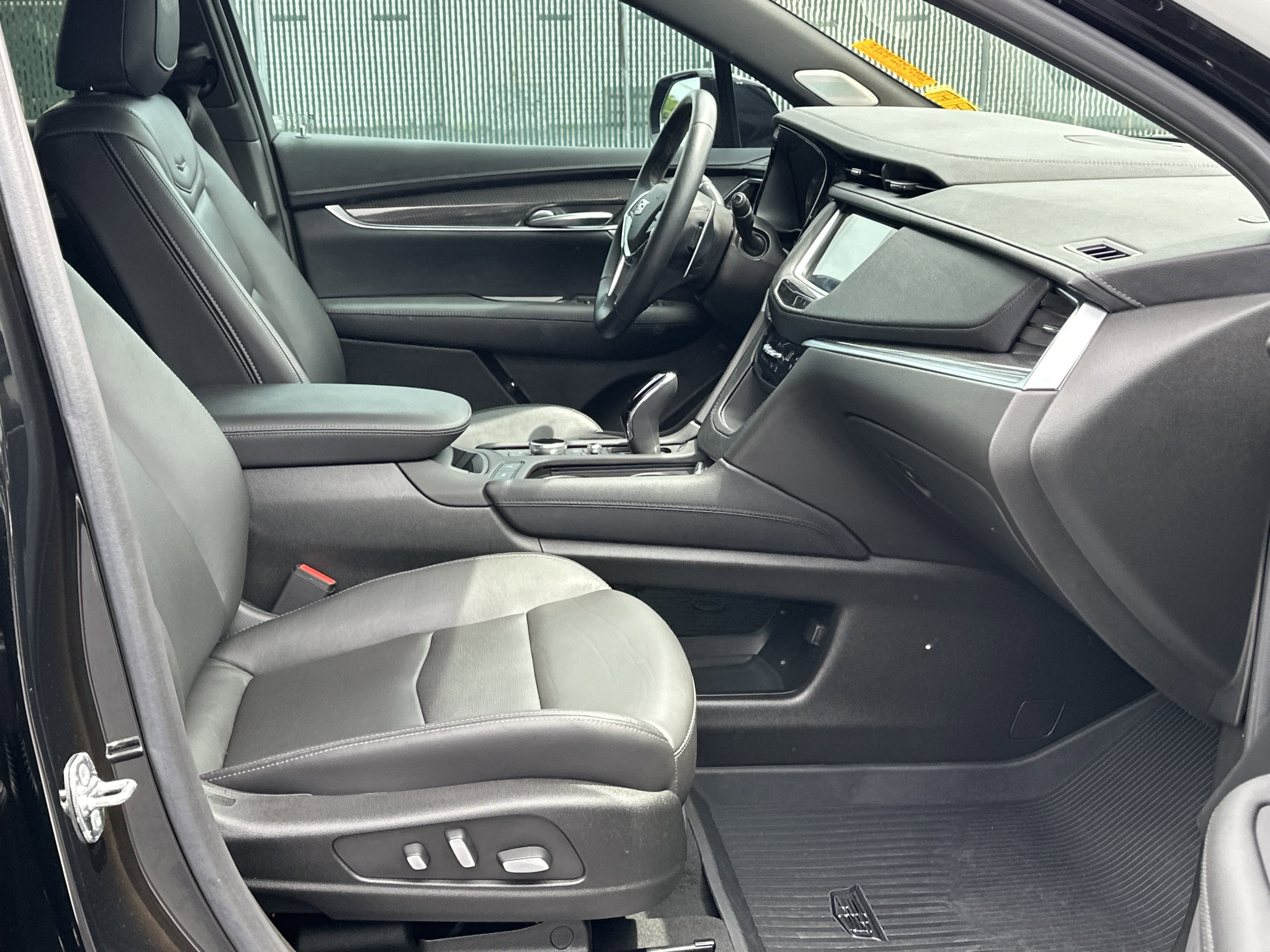 Used 2024 Cadillac XT5 Sportv w/ Technology Package AWD/4WD image 12