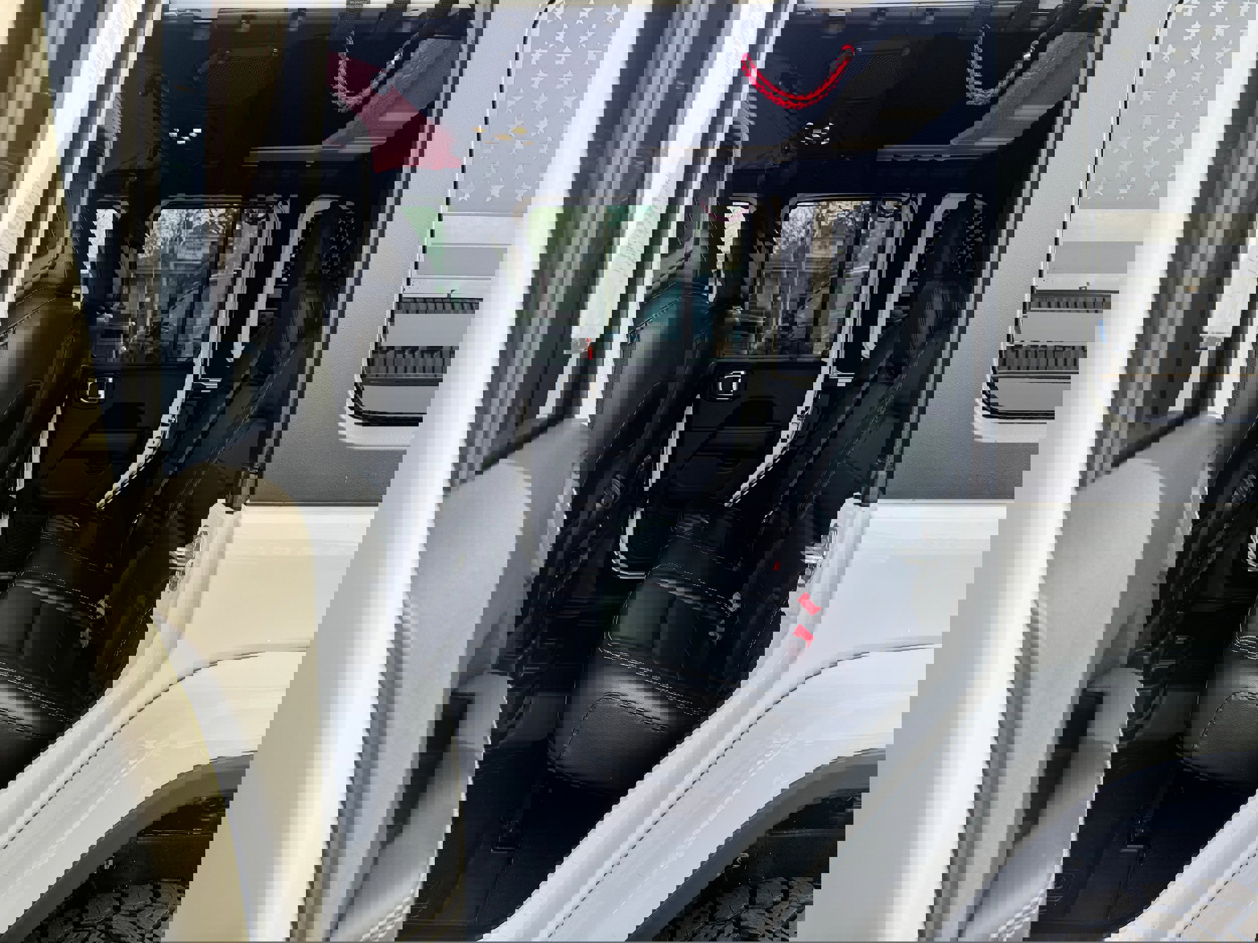 Used 2020 Jeep Wrangler Unlimited Sahara image 12