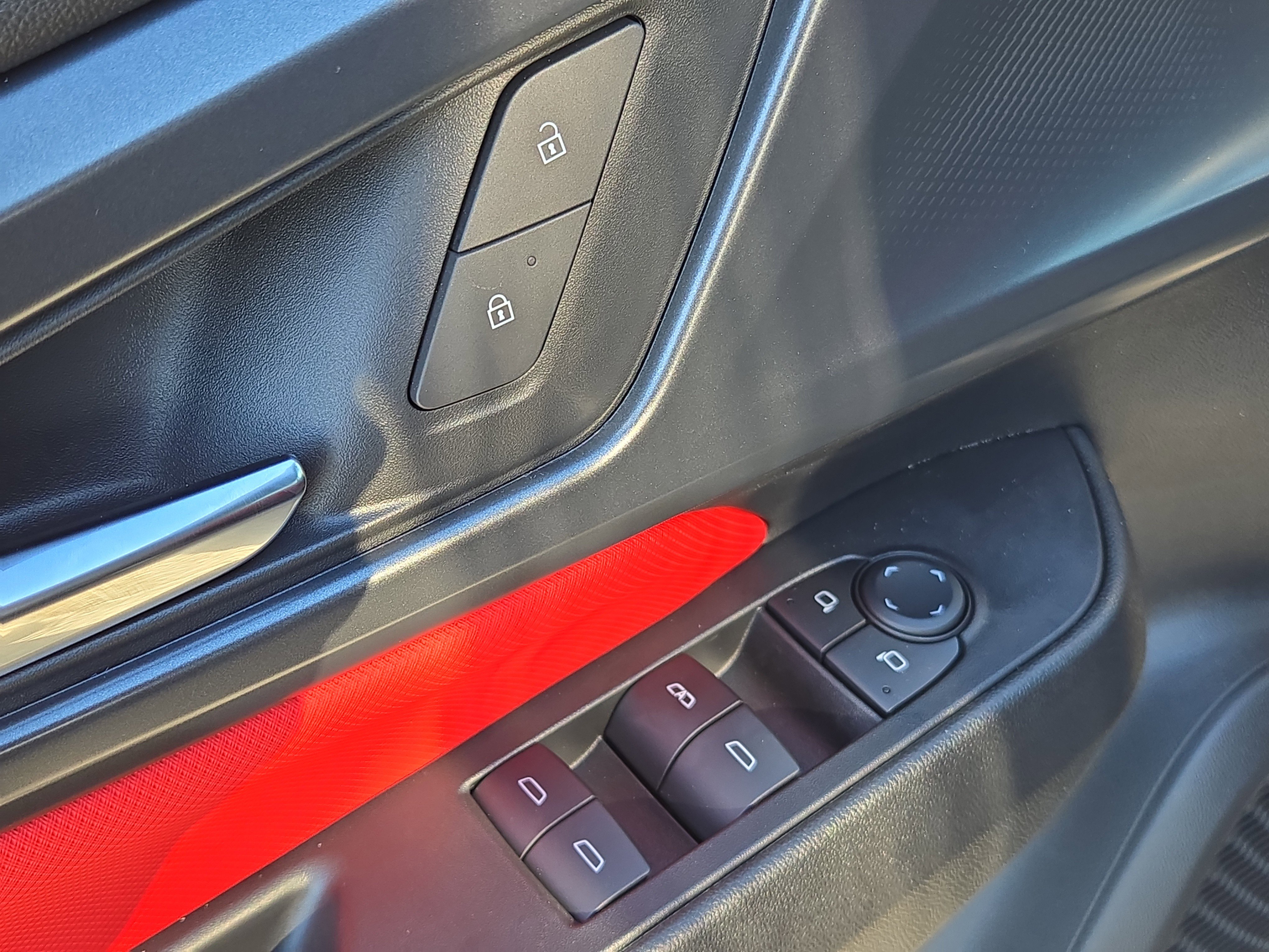 New 2025 Chevrolet Equinox EV RS image 23