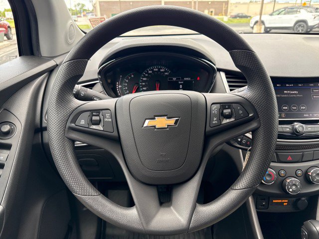 Used 2022 Chevrolet Trax LS w/ Tint and Cruise Package AWD/4WD image 18