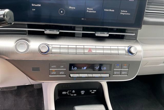 Used 2025 Hyundai Kona SEL AWD/4WD image 29
