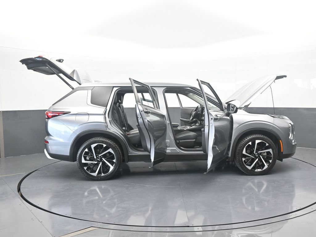 Used 2022 Mitsubishi Outlander SE image 78