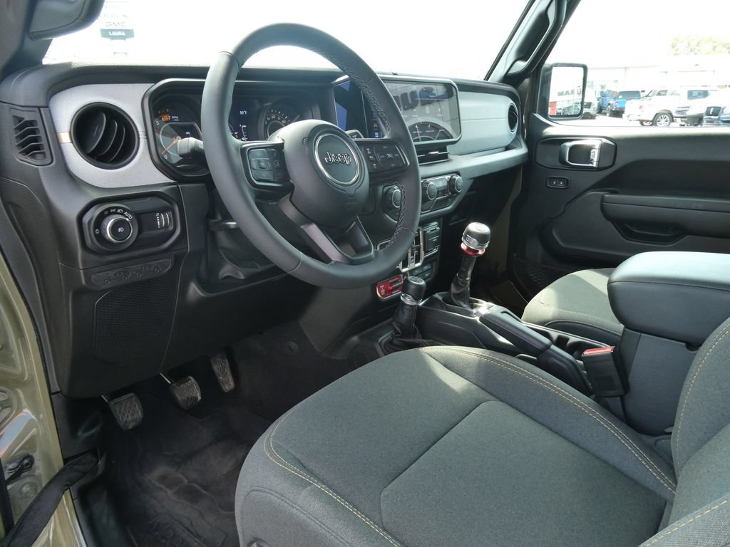 Used 2025 Jeep Wrangler Unlimited Sport AWD/4WD image 22