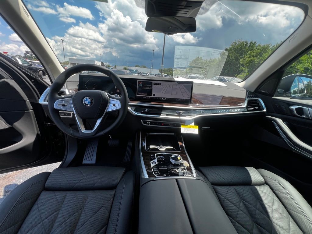 Certified 2026 BMW X7 xDrive40i w/ Executive Package image 12