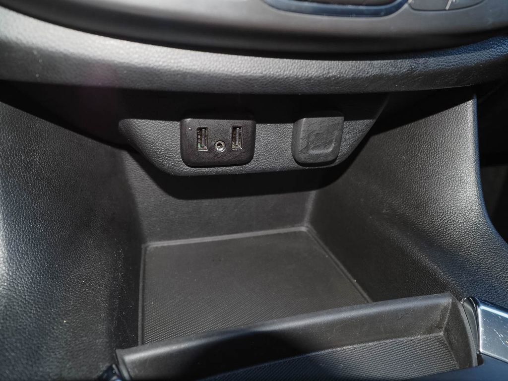 Used 2019 Chevrolet Traverse LT w/ LT Premium Package AWD/4WD image 15