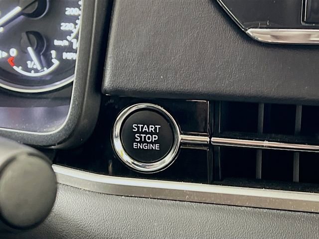 Used 2024 Mitsubishi Outlander SE image 16