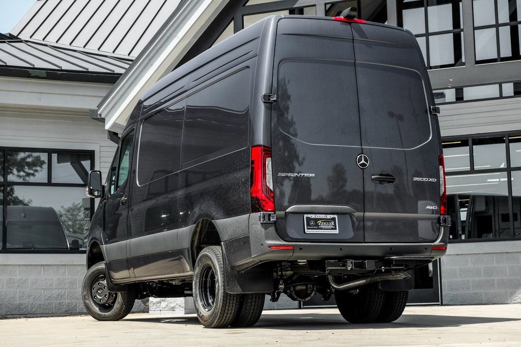 Used 2025 Mercedes-Benz Sprinter 3500 image 2