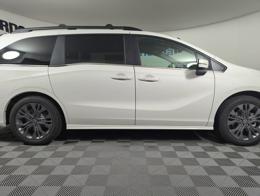 New 2026 Honda Odyssey Touring image 6
