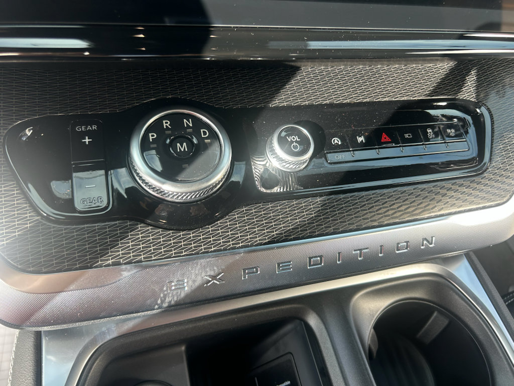New 2027 Ford Expedition Platinum w/ Stealth Appearance Package RWD image 31