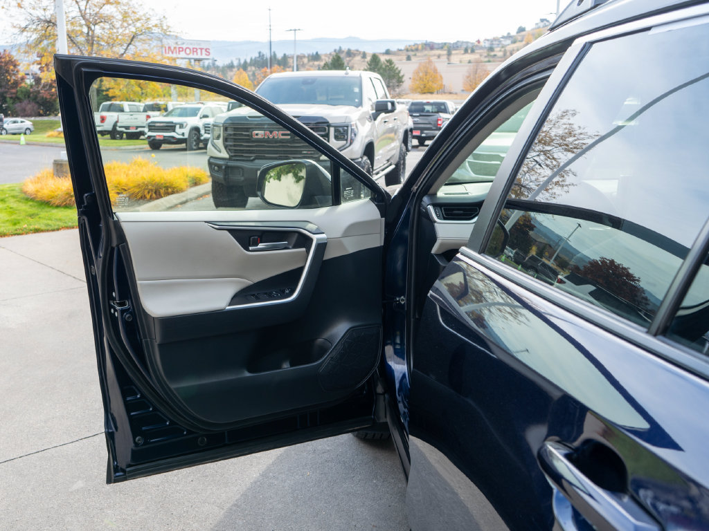Used 2023 Toyota RAV4 XLE w/ Convenience Package AWD/4WD image 16