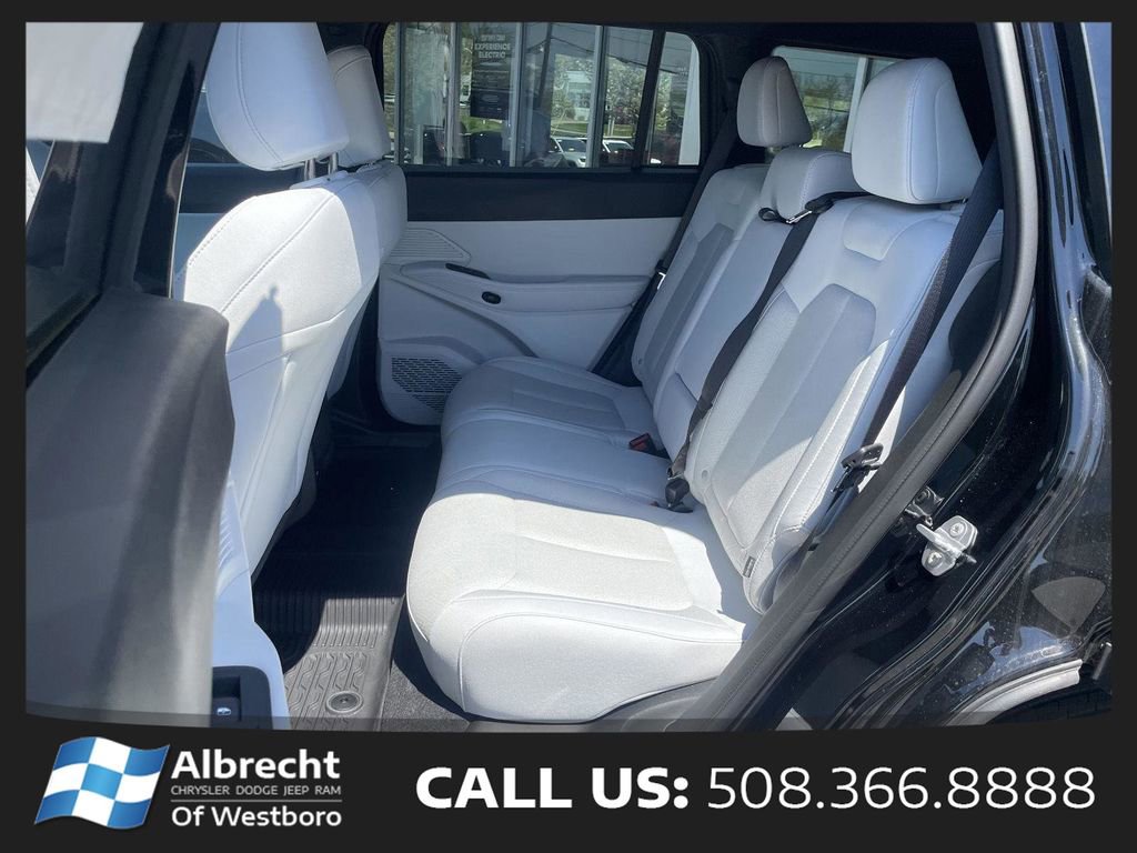 New 2026 Jeep Cherokee Laredo AWD/4WD image 12