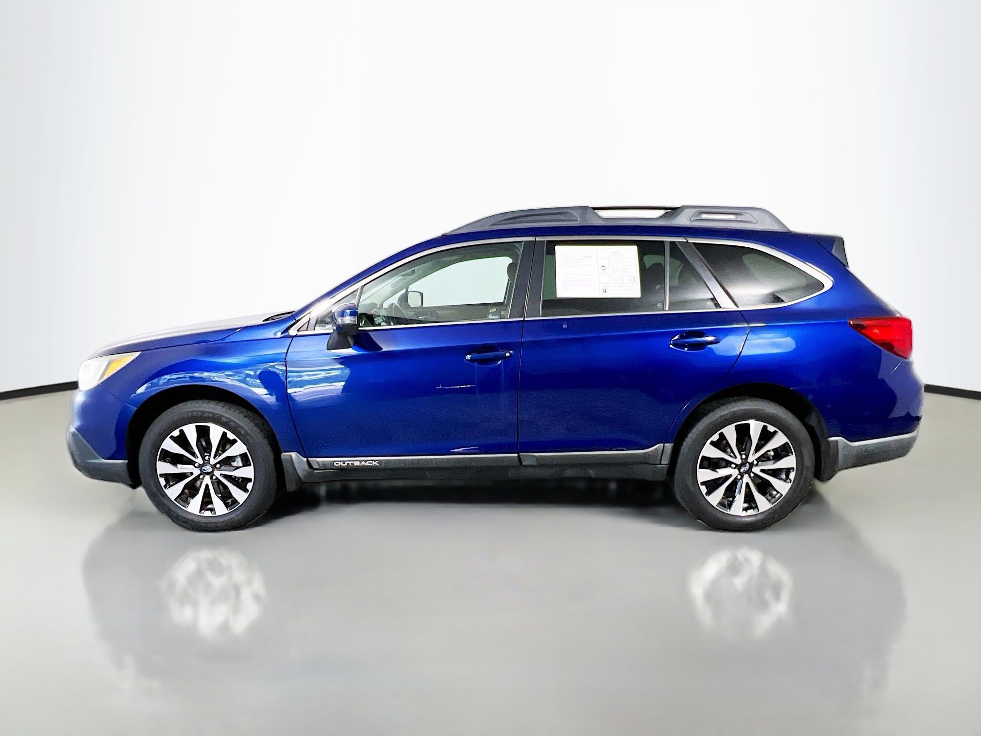 Used 2016 Subaru Outback 2.5i Limited AWD/4WD image 9