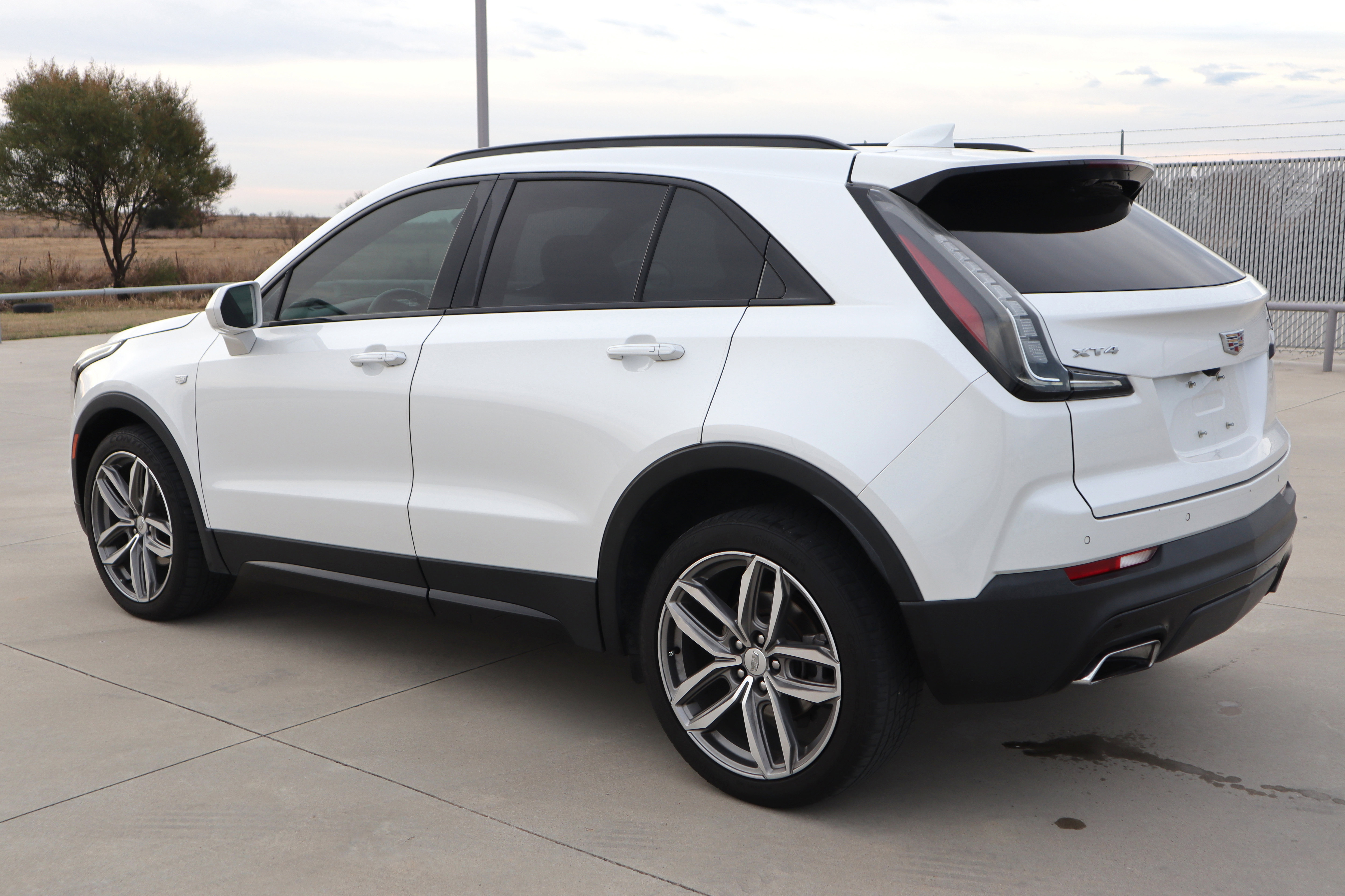 Used 2020 Cadillac XT4 Sport w/ Cold Weather Package image 9