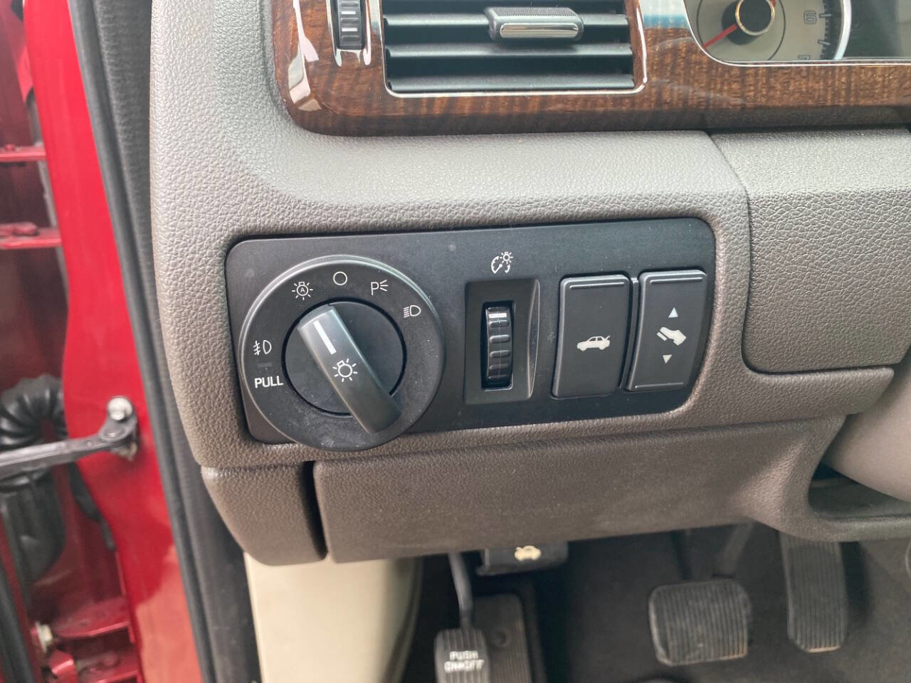 Used 2009 Ford Taurus Limited image 14