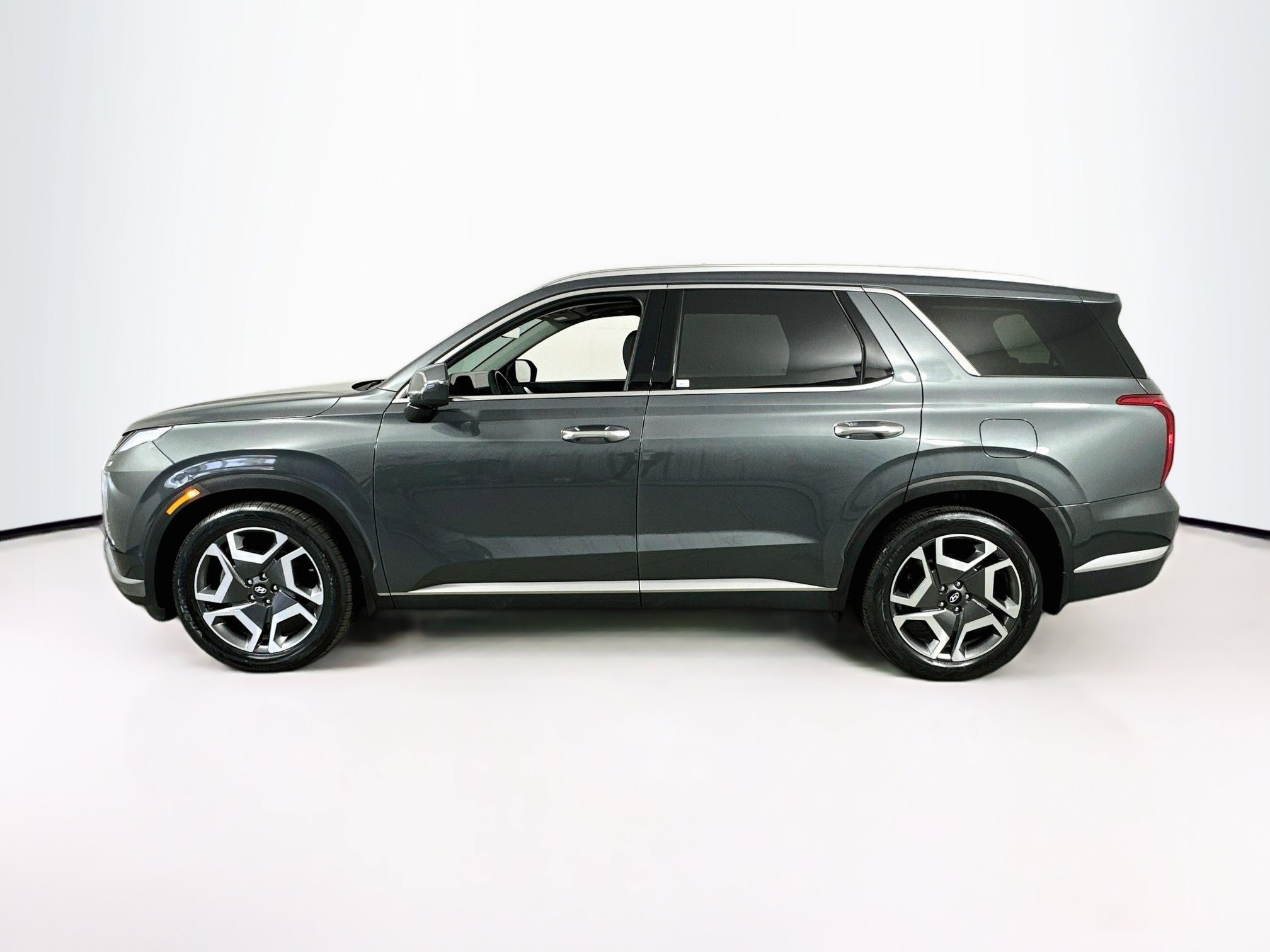 Used 2023 Hyundai Palisade Limited FWD image 8