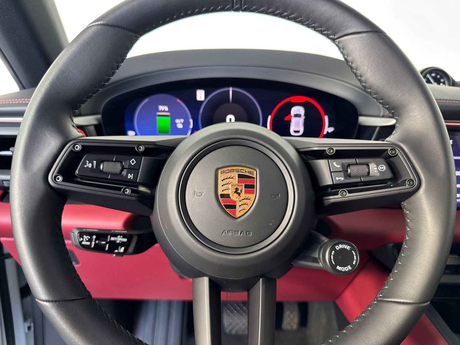 Certified 2025 Porsche Macan 4 Electric AWD/4WD image 28