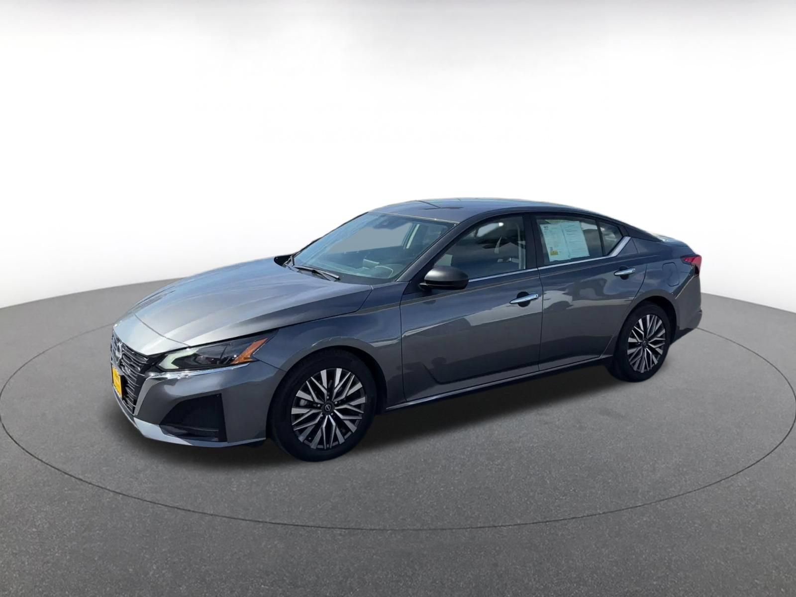 Used 2025 Nissan Altima 2.5 SV FWD image 7