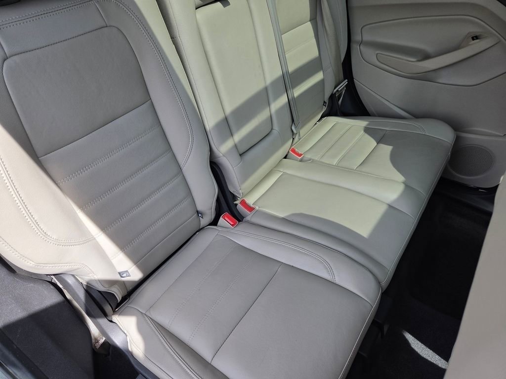 Used 2018 Ford Escape SEL w/ Ford Safe & Smart Package FWD image 4