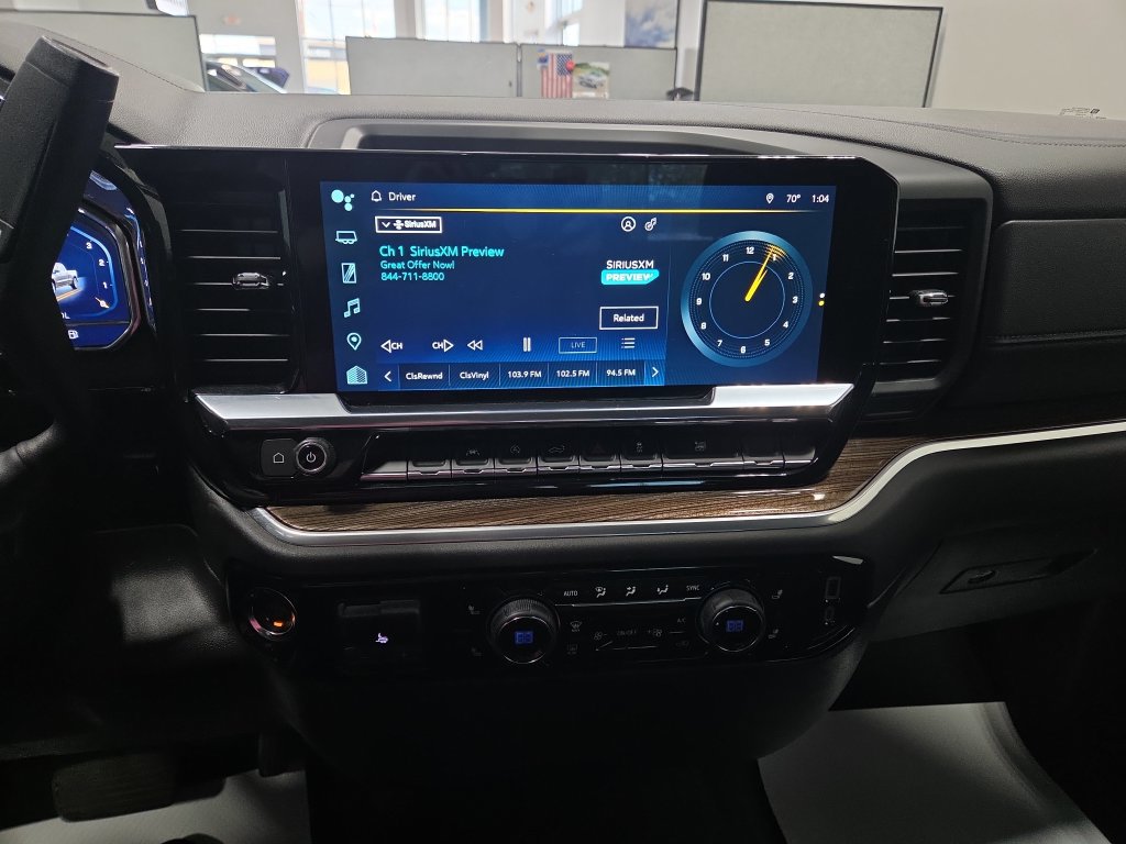 Used 2025 Chevrolet Silverado 1500 LT AWD/4WD image 5