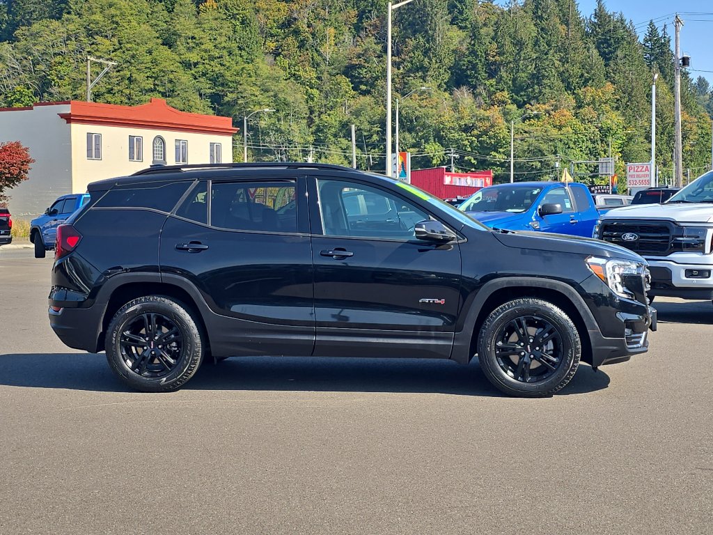 Used 2023 GMC Terrain AT4 image 7