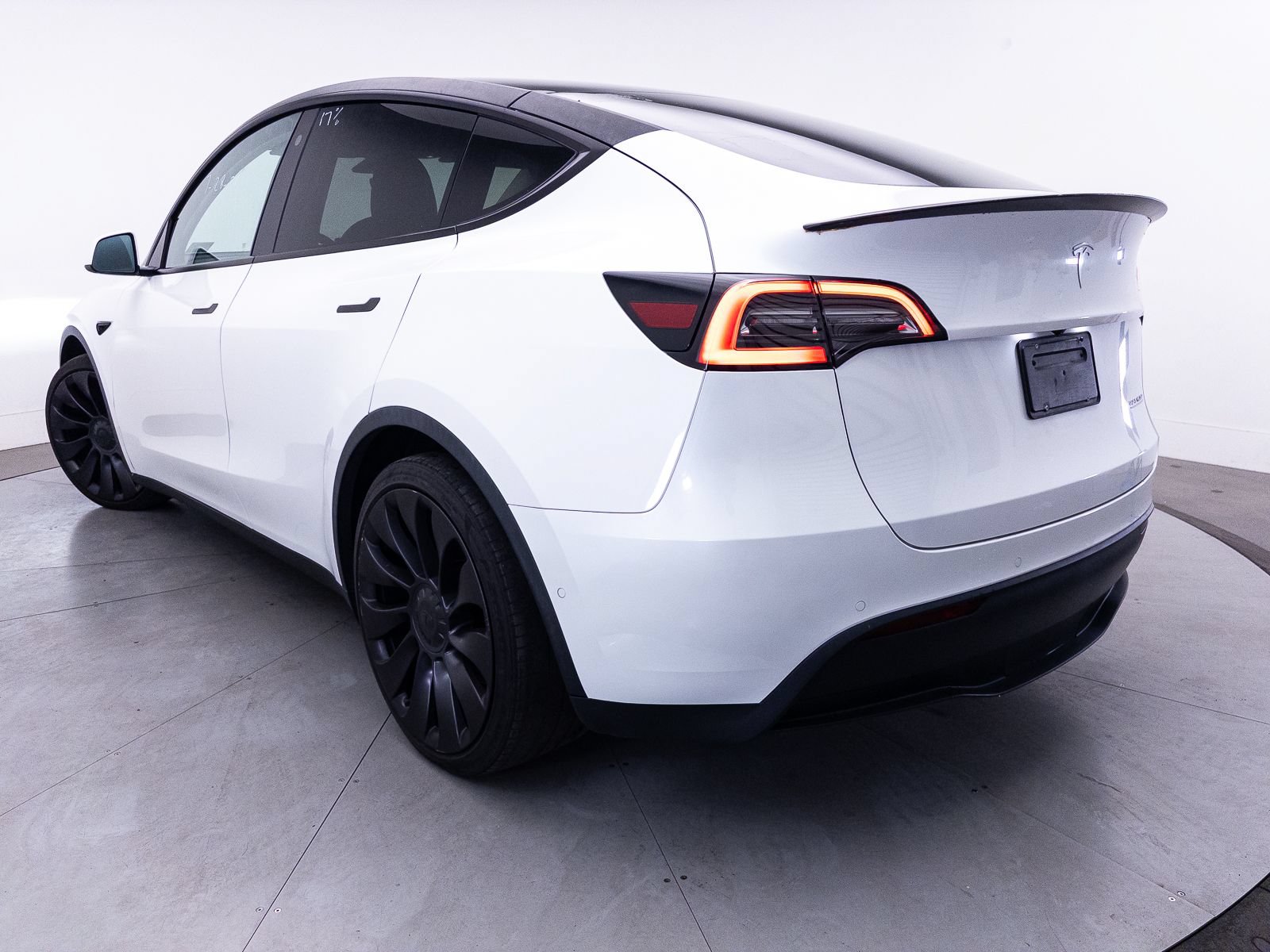 Used 2021 Tesla Model Y Performance AWD/4WD image 2