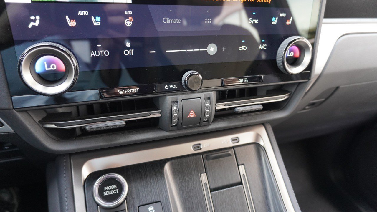 Certified 2025 Lexus GX 550 AWD/4WD image 16